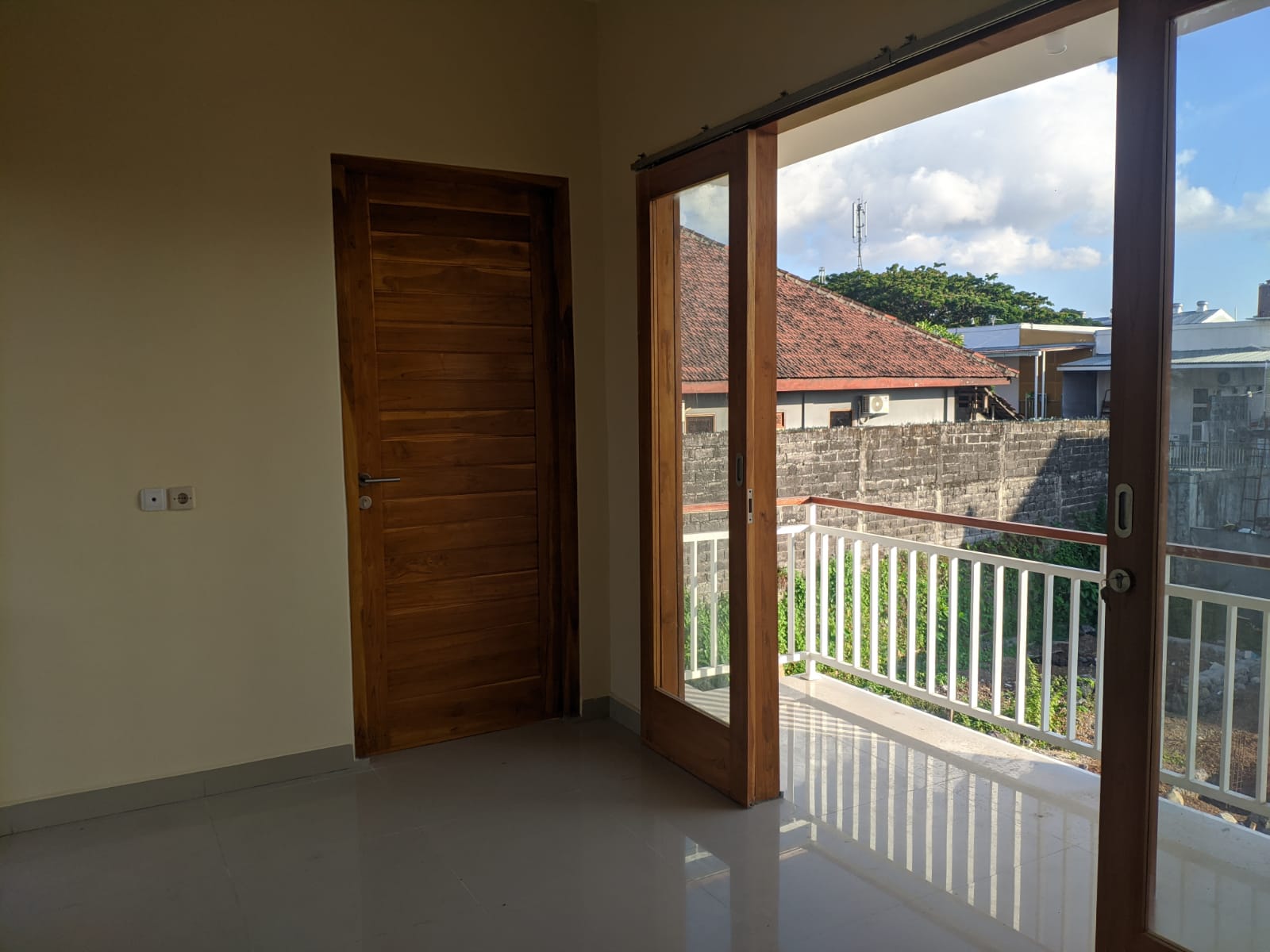 Interior 6